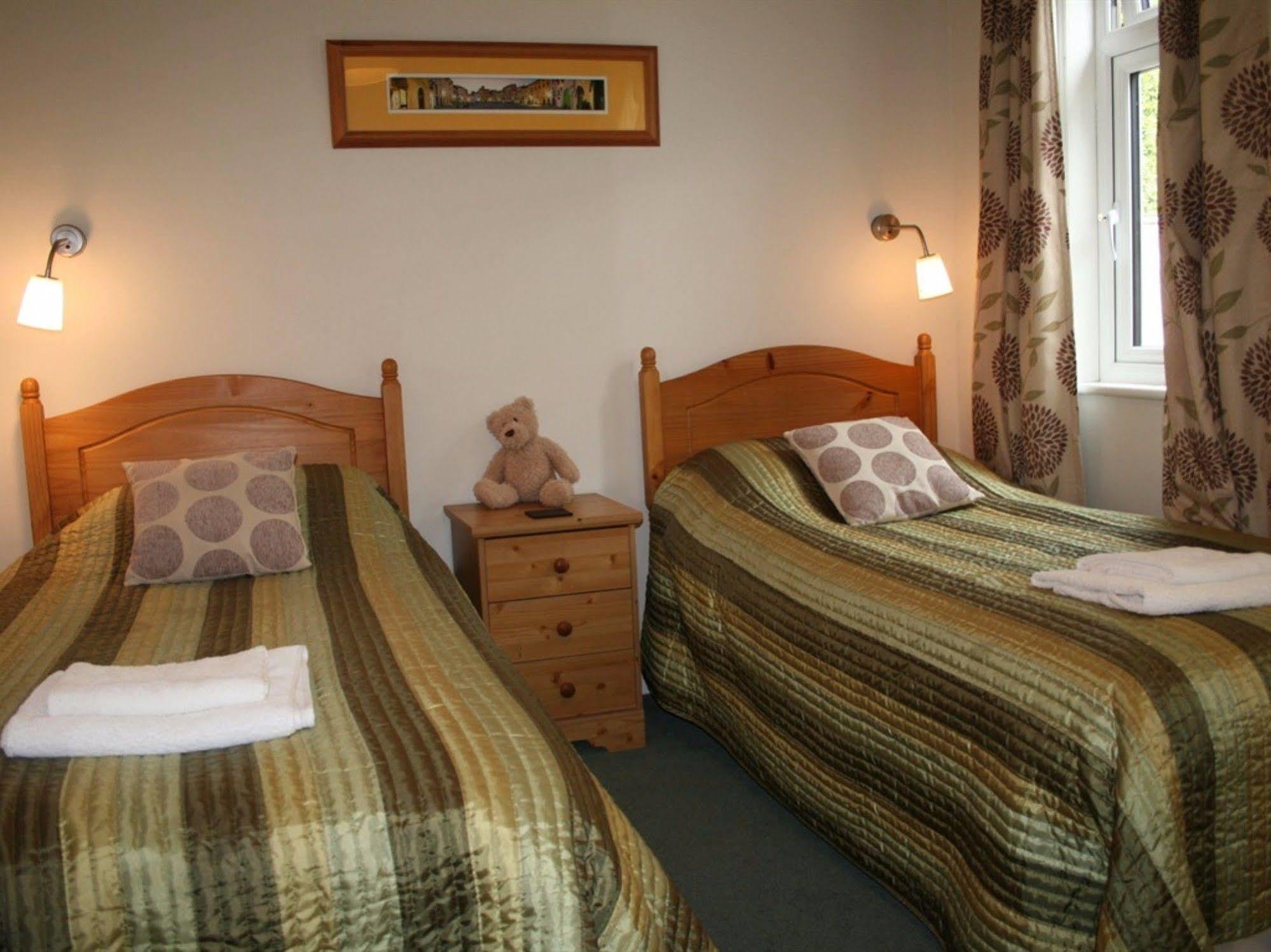 יורק The Manor Guest House מראה חיצוני תמונה