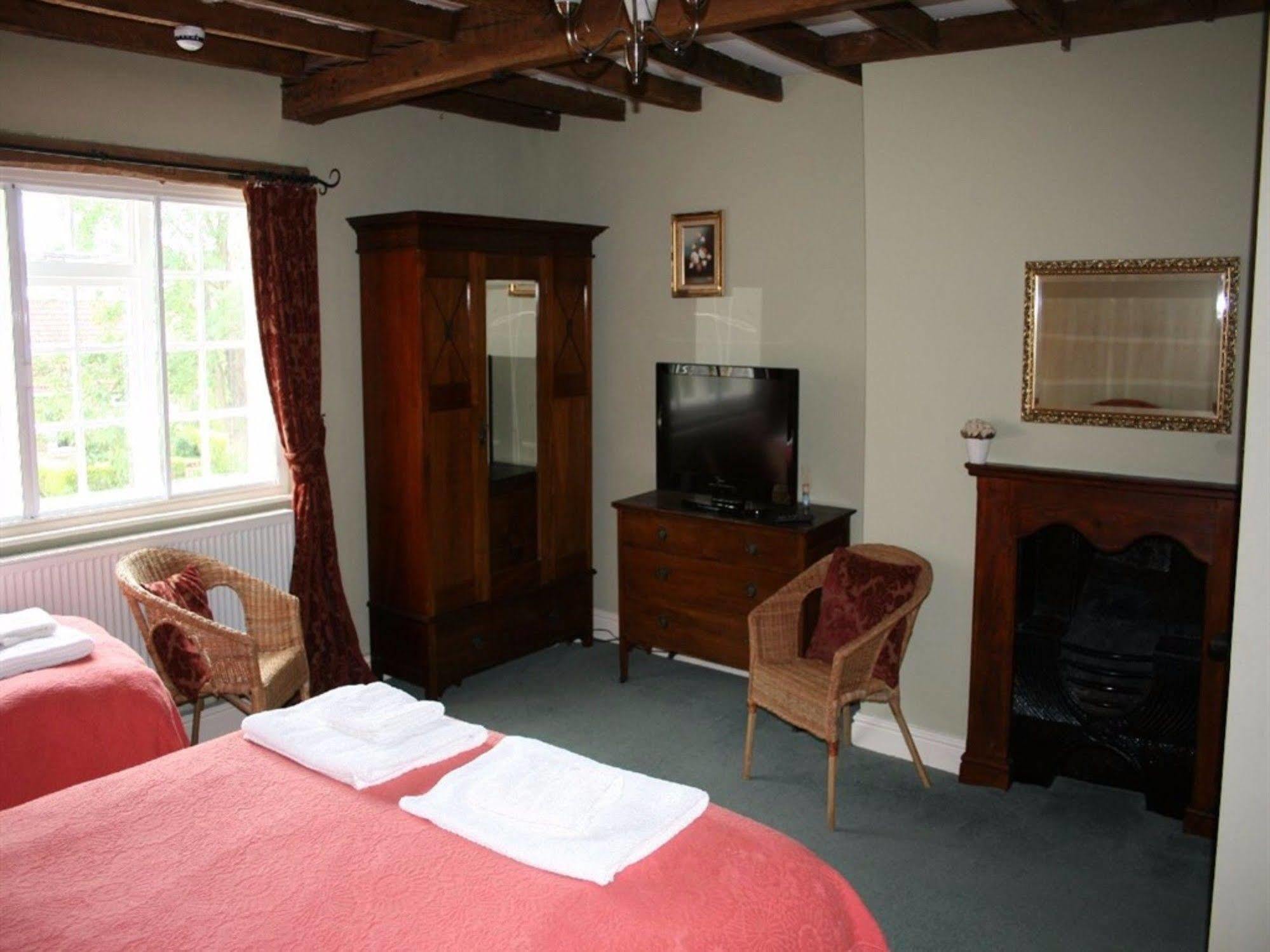 יורק The Manor Guest House מראה חיצוני תמונה