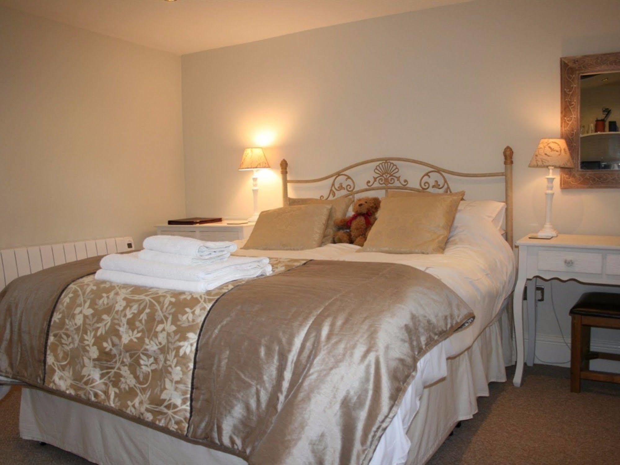 יורק The Manor Guest House מראה חיצוני תמונה